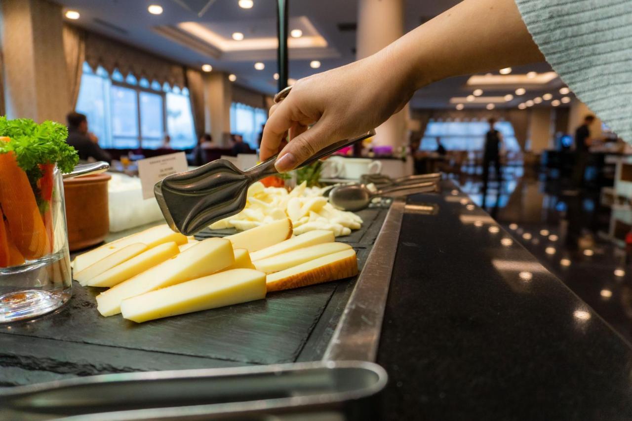 Downtown Ankara Hotel Eksteriør billede A cheese platter