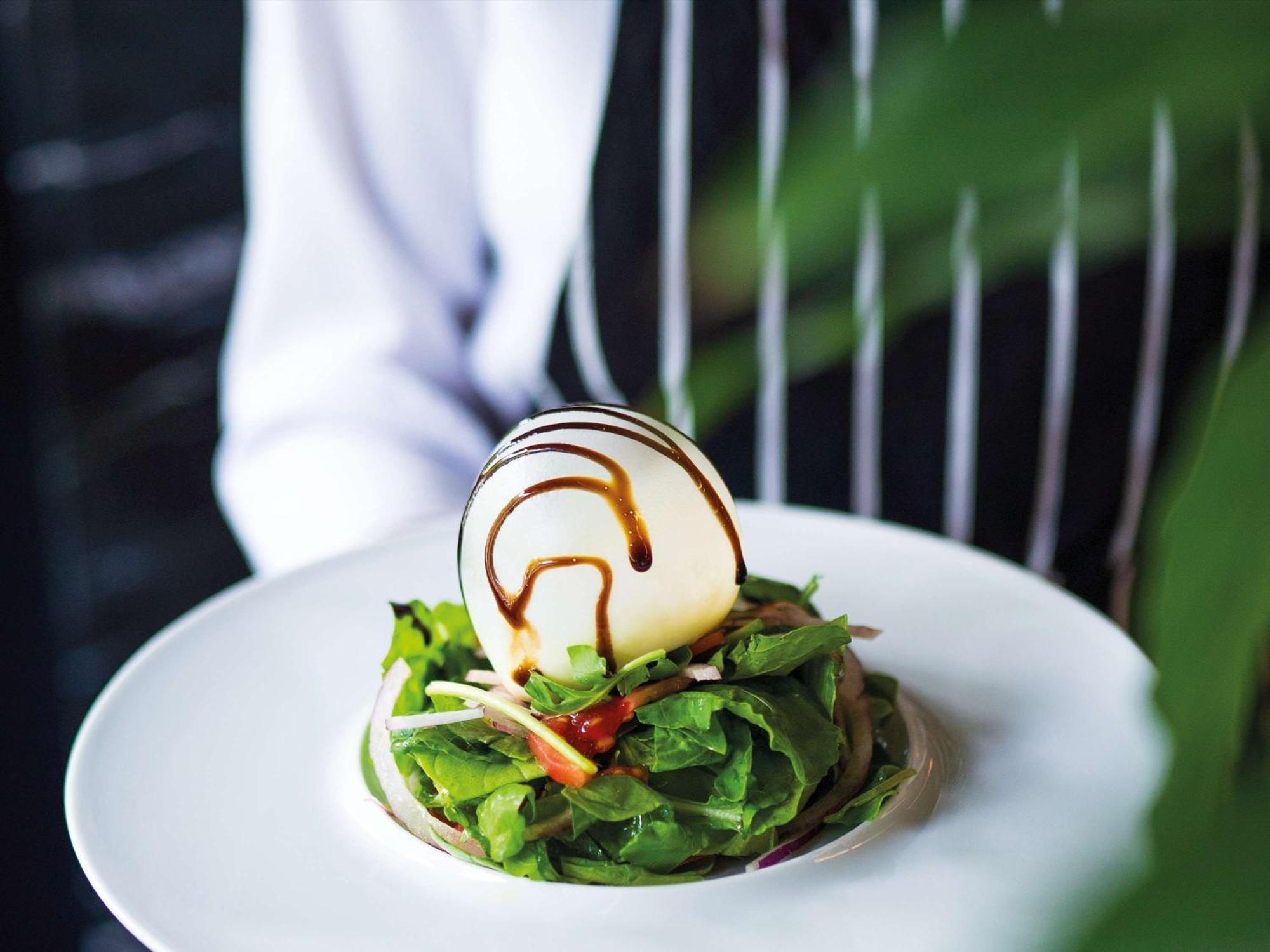Downtown Ankara Hotel Eksteriør billede A salad with a balsamic glaze