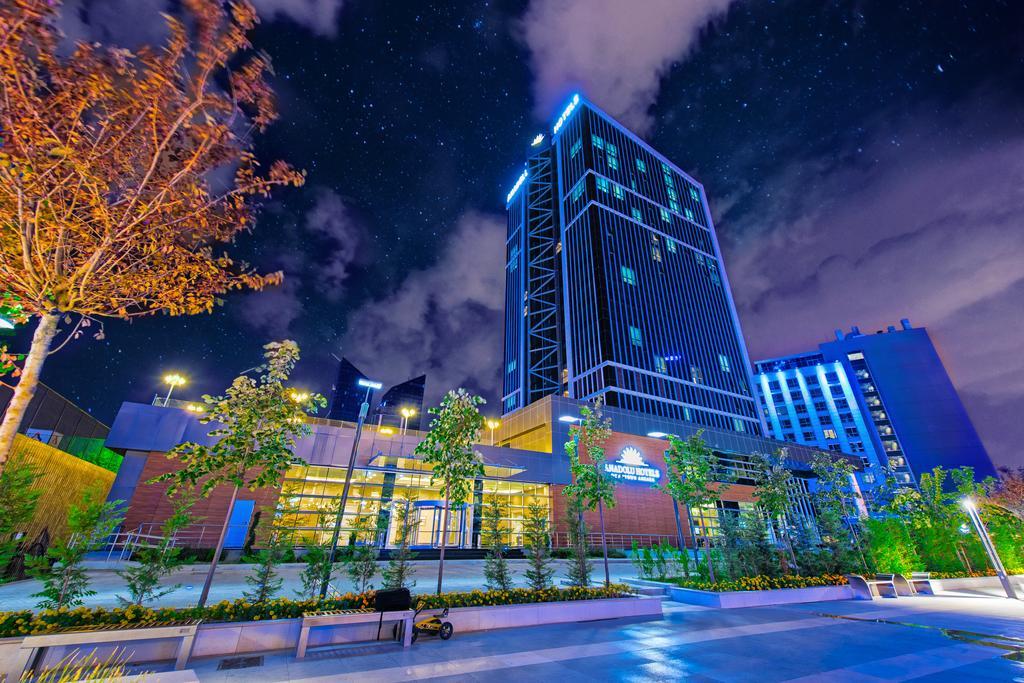 Downtown Ankara Hotel Eksteriør billede The hotel at night