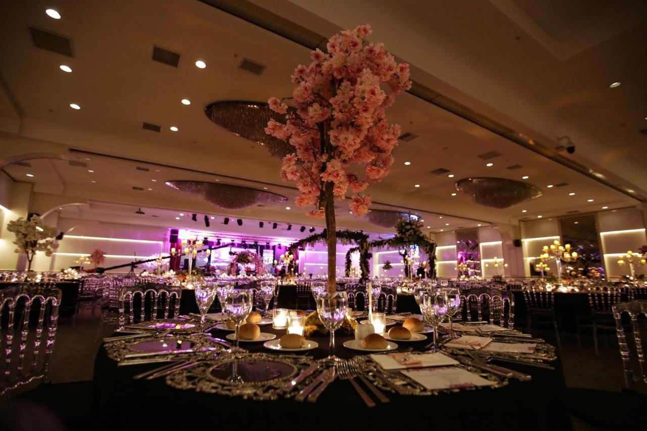 Downtown Ankara Hotel Eksteriør billede The interior of the ballroom at The Dorchester