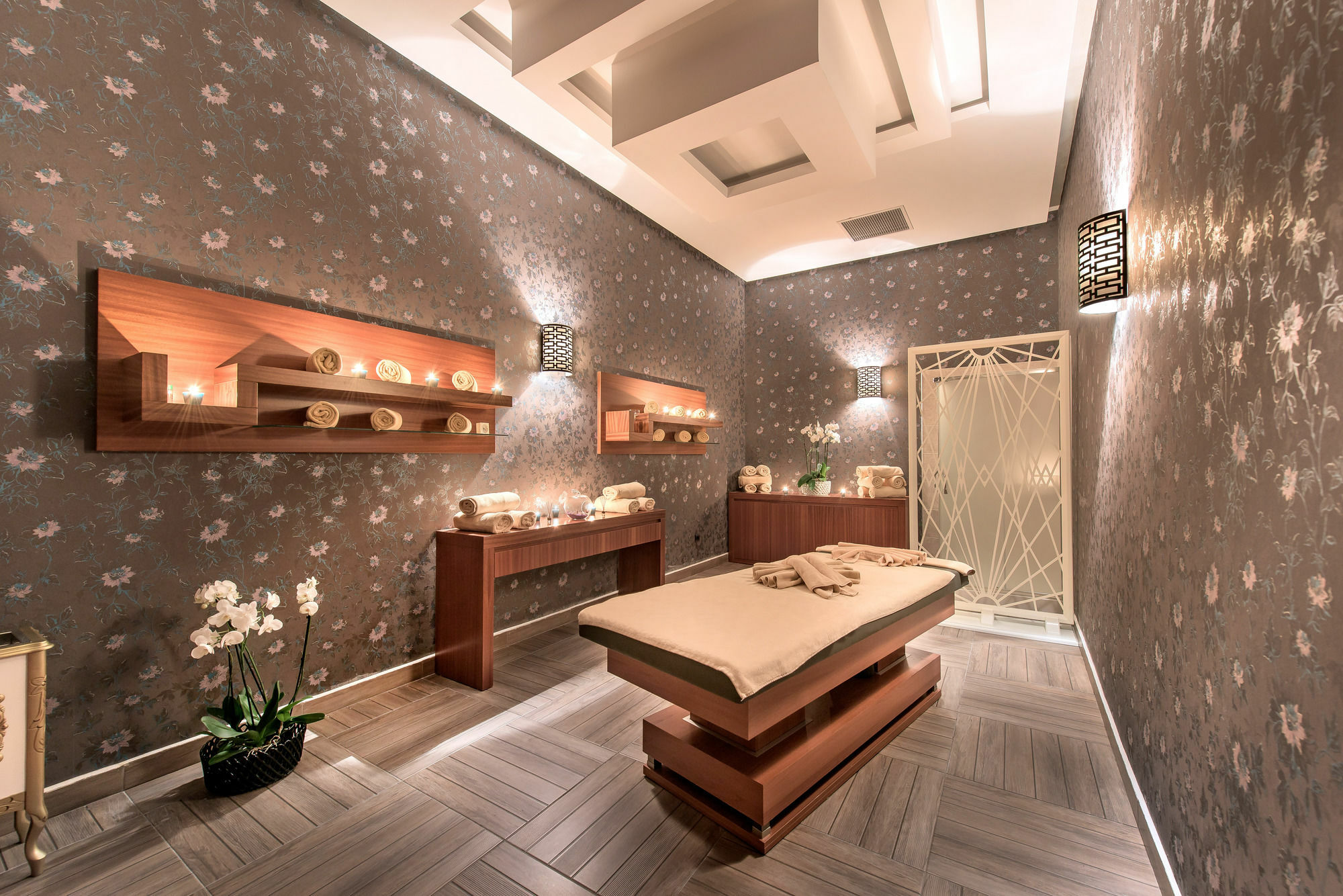 Downtown Ankara Hotel Eksteriør billede A spa treatment room